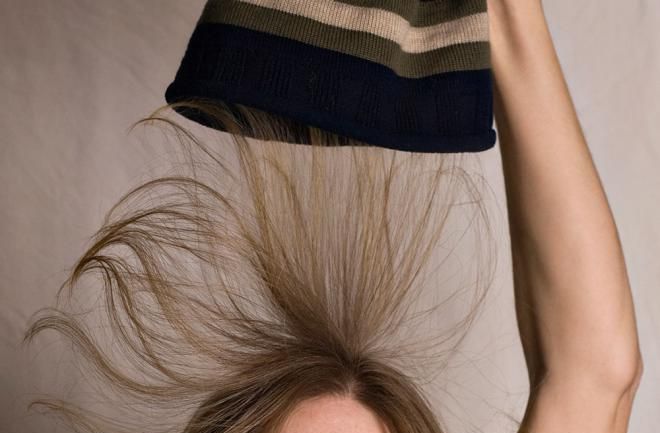 11 нехитрых способов для борьбы с пушистыми волосами