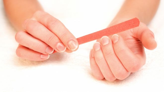 10 причин, из-за которых могут ломаться ногти