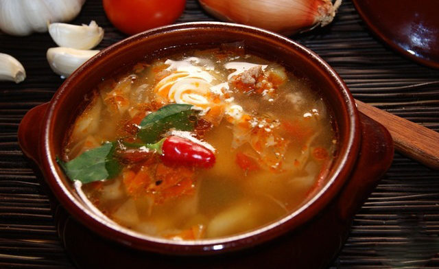 О супе «Чехословацком» ходят легенды: настолько сытный, что и второе блюдо не понадобится!