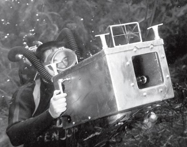 Фото красоток 30-х годов со дна океана. Взгляд не оторвать!