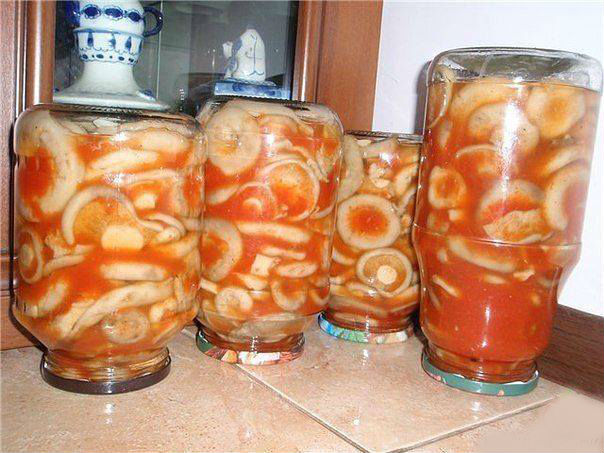 Грибы в томатном соусе