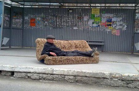 Жизнь удалась, если у вас есть диван (10 фото)