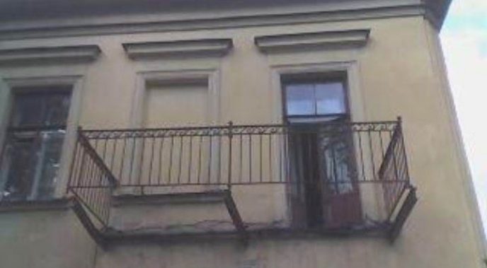 Балконы с загадкой (14 фото)