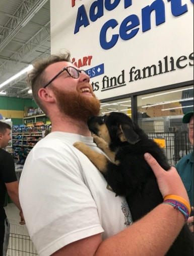 Man Wanted To Adopt A Puppy–Mom Says Only If You Get A Million Retweets