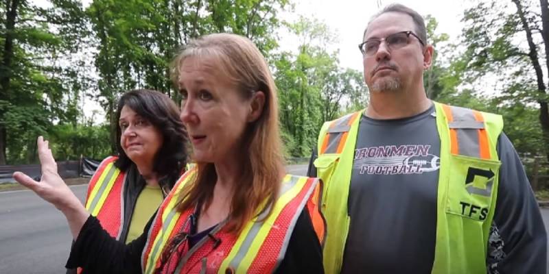 Crossing Guards Keep Snapping Turtles From Crossing Into Extinction (VIDEO)
