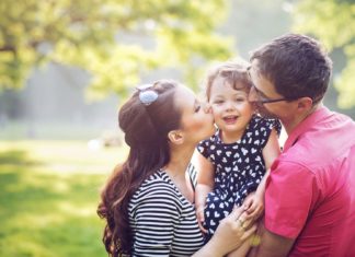 Как принять и найти контакт с ребенком любимой девушки?