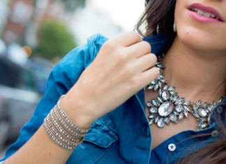 Как носить модные ожерелья этого лета