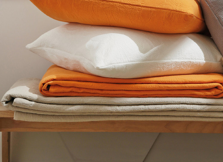 Где приобрети домашний текстиль: ассортимент, особенности выбора постельного белья, критерии, преимущества