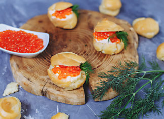 Изысканная закуска – профитроли с нежным рыбным муссом