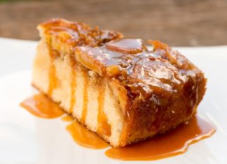 Кокосовый пирог с бананами и карамелью