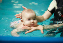 Полезная информация для молодых родителей: нужно ли малышу плавать?