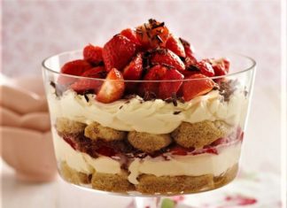 Клубничный тирамису с коньяком