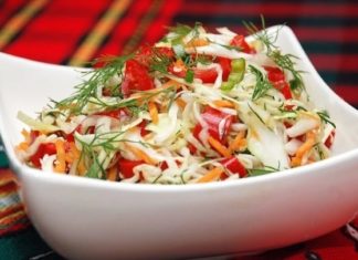 Острый капустный салат с болгарским перцем и зеленым луком