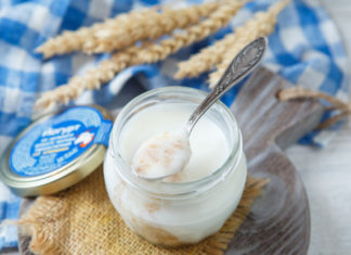 Белый йогурт в косметике