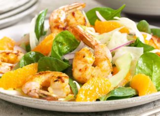 Салат с мандаринами и креветками