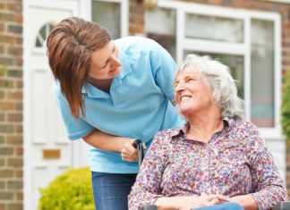 Как найти и выбрать сиделку для пожилого человека Как найти и выбрать сиделку для пожилого человека