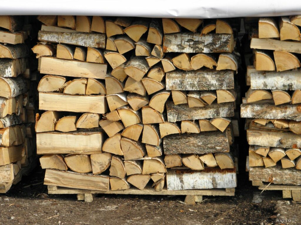 Где заказать колотые дрова: что это, разновидности, популярные породы, особенности и преимущества