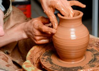 Как правильно выбрать гончарный круг Как правильно выбрать гончарный круг