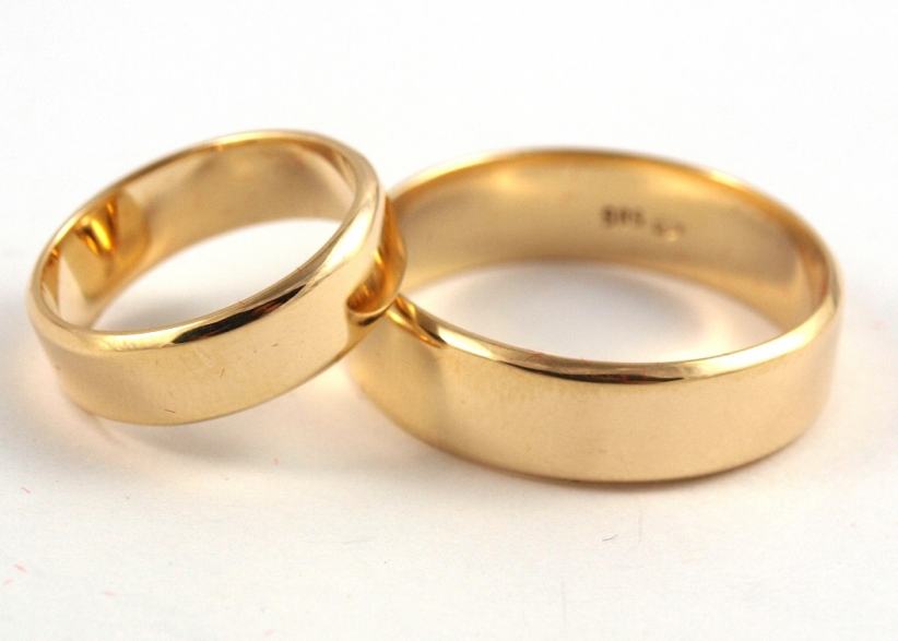Чем отличаются золотые обручальные кольца