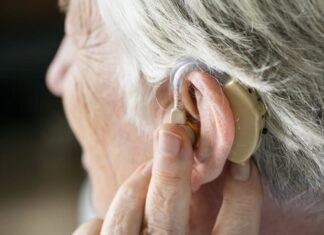 Какой слуховой аппарат подойдет для пожилого человека Какой слуховой аппарат подойдет для пожилого человека