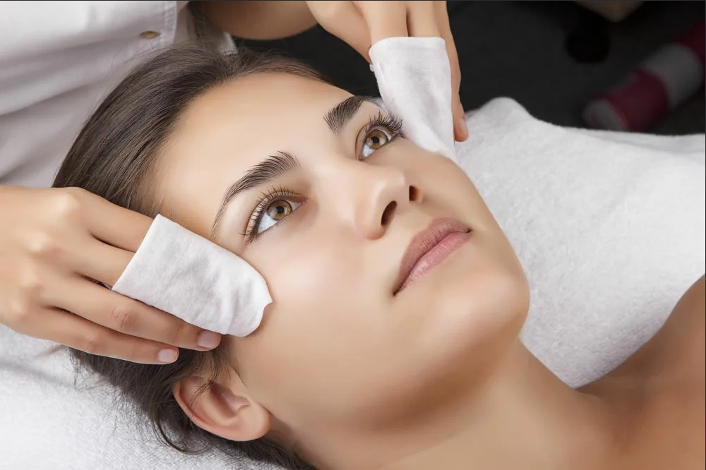 Очищение кожи лица: где можно пройти процедуру