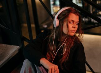 Русский микс: мост между поколениями через Радио Рекорд