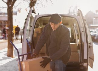 Курьерская работа и такси в Грузии: особенности и перспективы на местном рынке труда