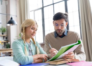 Почему нам так сложно понимать англичан на слух?