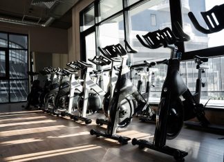 Как найти идеальный фитнес-клуб с открытым бассейном?