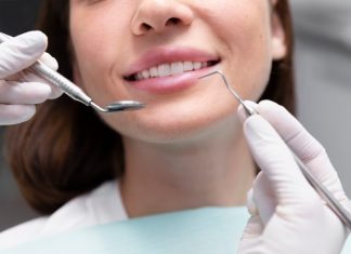 Сколько стоит протезирование зубов