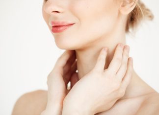 Почему кожа на шее теряет упругость